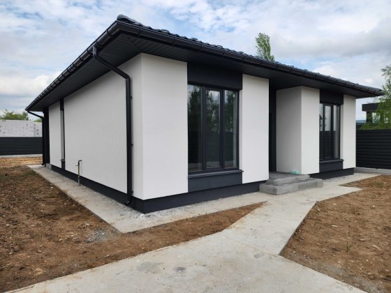 Газ від забудовника. Продам готовий будинок, 95 м2, Білогородка, центр. Білогородка