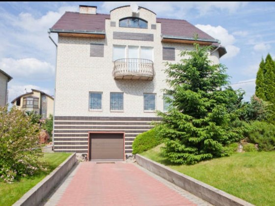 Продам затишний будинок в Святопетрівському 421 кв.м. Святопетрівське