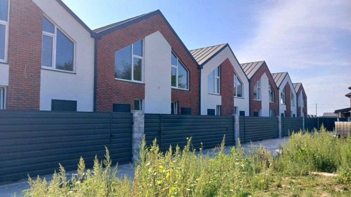 Квартира/таунхаус 34,8 м². Відділ продажу. ЖК New Twist. Білогородка. Власний дворик. Місце для авто - фото 1