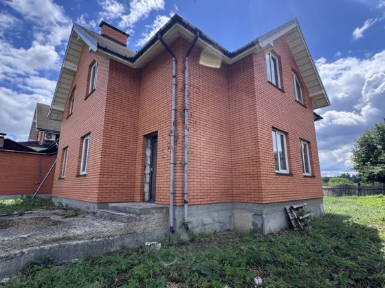 Просторий дуплекс 200 м² на великій ділянці 15 соток! Білогородка