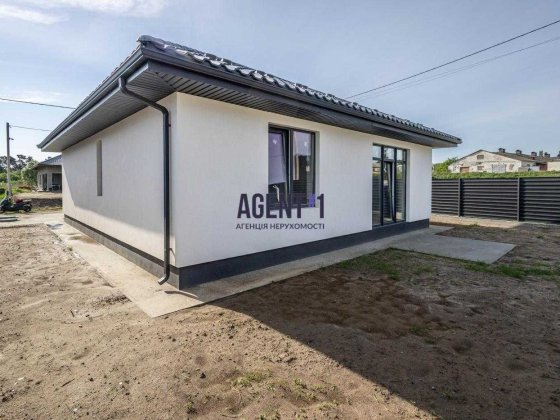 Будинок 100 кв.м. 3 кімнати, 4 сотки, Білогородка, центр Білогородка