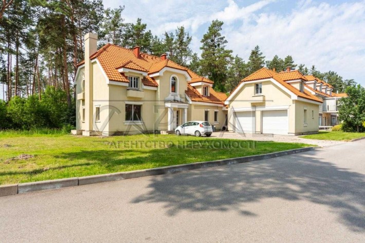 Продажа дома в КГ «Французский городок», Козин (Конча-Заспа), 30 соток, у озера - фото 1