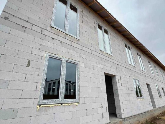 Таунхаус з газом та центральними комунцікаціями у Святопетрвіському Святопетровское