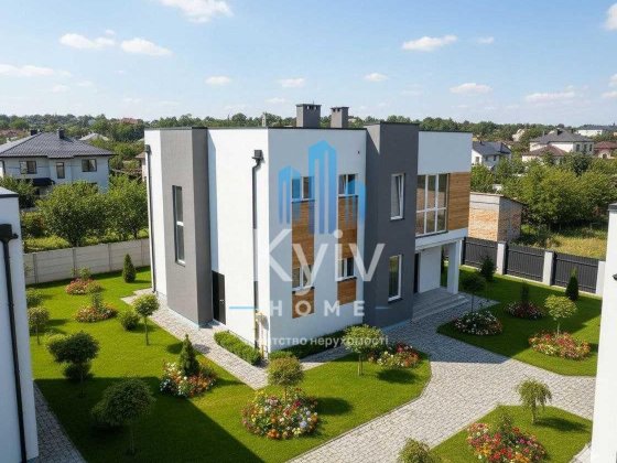 Козин/ Продаж будинку 253 м2/ 8 соток/ Газ Козин