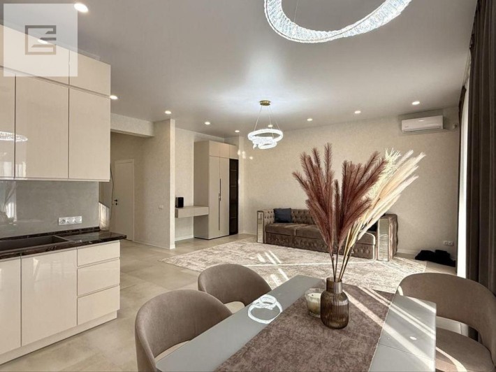 Продам будинок з дизайнерським ремонтом Гатне 216м2 - фото 1