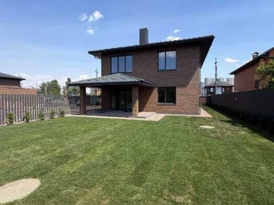 Продаж Будинку в Гатному на ділянці 7.5 соток 178 м2 4 кімнати ГАЗ чистове оздоблення Гатное