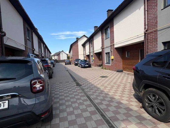 Продам Таунхаус, 106 кв.м. та ділянка 1 сот., с. Гатне (159000у.е.) Гатне
