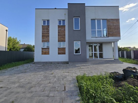Будинок 260 м2 цегла дах моноліт є газ с. Козин Конча-Заспа біля річки Козин