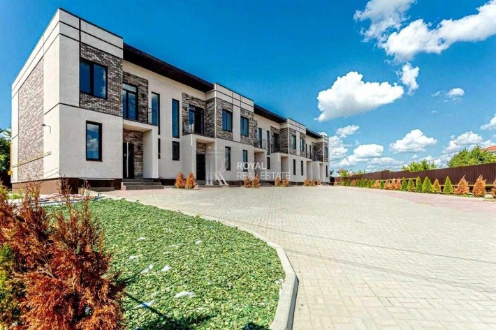 Продаж Таунхаус Гатне 180 м² 3 кімнати 3 сотки Бомбосховище Власний двір Паркомісця 20 хв до метро Т - фото 1