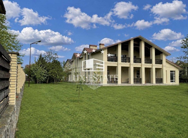 Продається унікальний цегляний будинок 600м²+ 300м² бомбосховище - фото 1