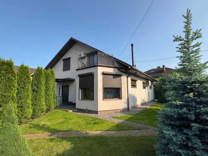Власний будинок 280м + гостьовий буд. 40м. газифіковані, ремонт, меблі - фото 1