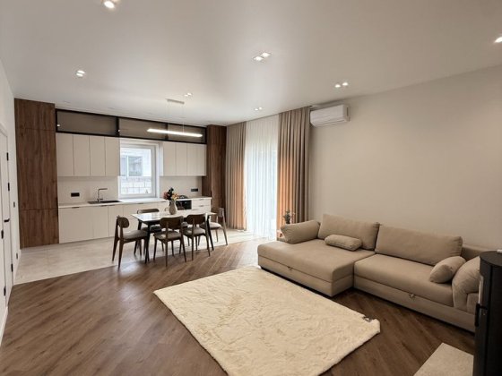 Будинок 100 м² з ремонтом у Ворзелі, сучасне КМ — $170 000. Тепла підлога, камін. Готовий до заселен Ворзель
