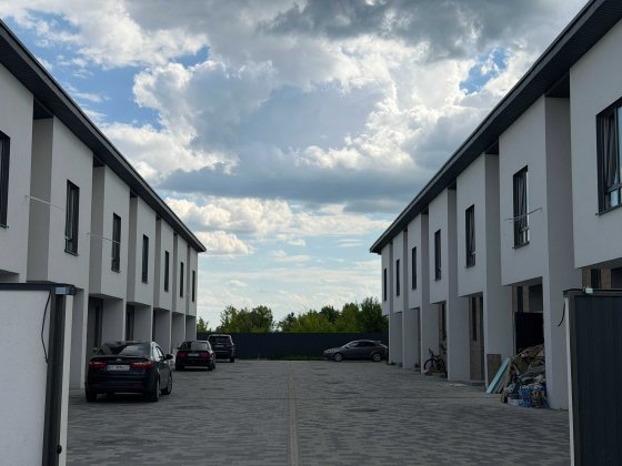 Продаж нових таунхаусів у Білогородці — на ремонт вже у липні 2026 року! Всі державні програми досту Білогородка
