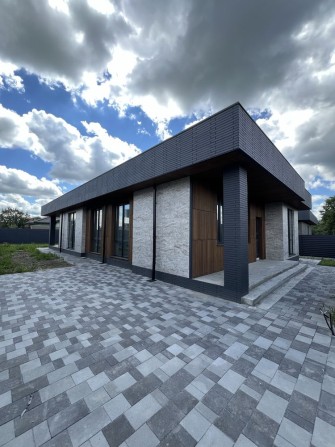 Будинок з МОНОЛІТНИМ перекриттям | 130 м2 | тераса 20м2 | чистовий ремонт - фото 1