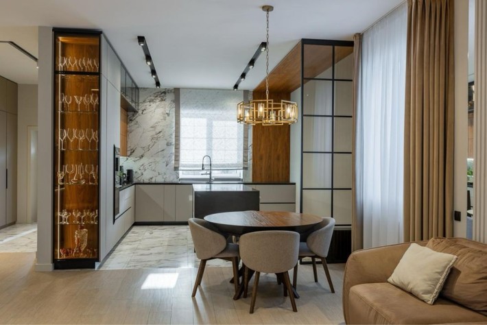 Продаж якісного БУДИНКУ! 10 соток, дизайнерський ремонт - фото 1