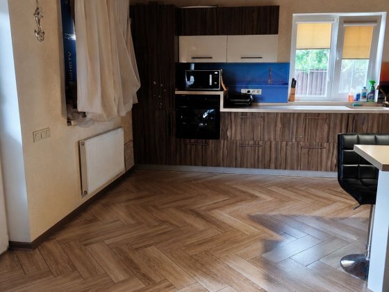 Дом в центрі с. Гнідин Гнедин
