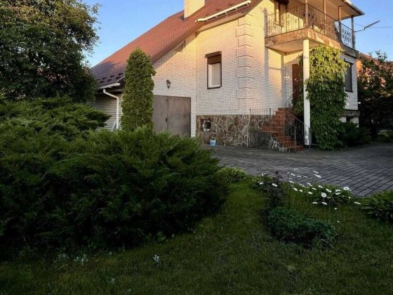 Продам Будинок для великої сімї, вільний, газ , гараж , 15соток в селі Гнідин