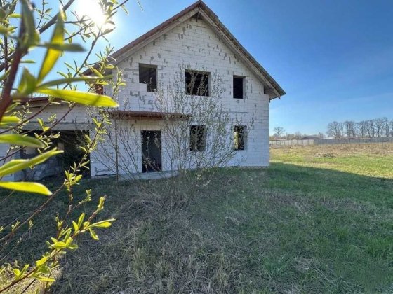 Терміновий продаж будинку (дача) 224м2, 12 соток є гараж Ворзель