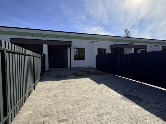 Таунхаус 56 м² з якісним ремонтом у Ворзелі, вул. Успішна — $83 000. Одноповерховий, все вже виконан Ворзель