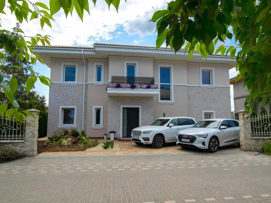 * Енергоефективний двоповерховий будинок 229,5 м² --> КМ "Золоче Прованс" у с. Вишеньки Вишенки