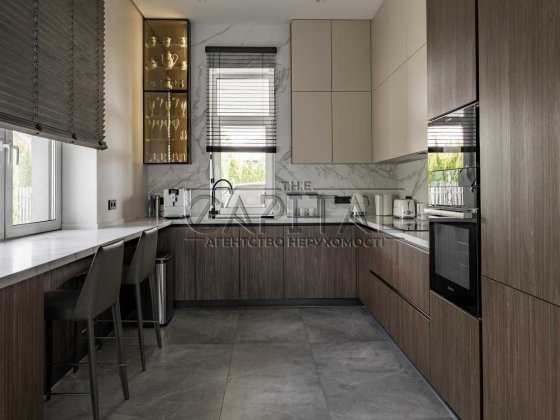 Продаж будинку / Zoloche Riviera / Вишеньки / дизайнерський ремонт Вишеньки