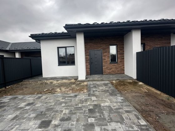 Продам дуплекс  Ворзель з великою ділянкою