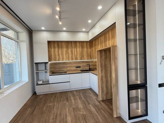 Продаж будинку з новим ремонтом у Ходосівці, 8.5 соток Ходосівка