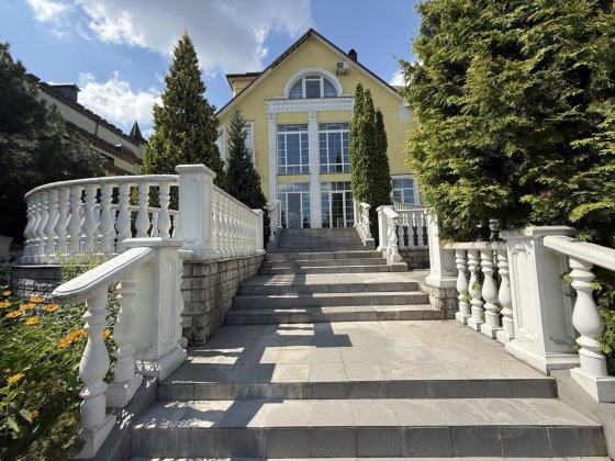 Продаж БЕЗ %% будинку Лісники басейн ,газ, 25 соток,бомбосховище, інвертор Лісники