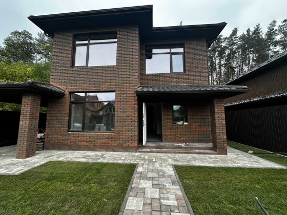 Будинок з власним виходом до лісу Гореничі