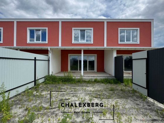 Продам таунхаус 141м2 з гаражем , терасою, ділянка 2.5 сотки, село Гнідин, вул. Лесі Українки, під ч