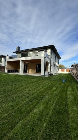 Продаж будинку 290м2 з гаражем в КМ «Lugovoy» Ходосівка, Ходосіївка - фото 1