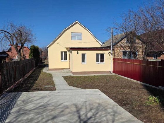 Продаж півбудинку з ремонтом с.Нові Петрівці Вишгородського р-ну з окремою адресою Новые Петровцы