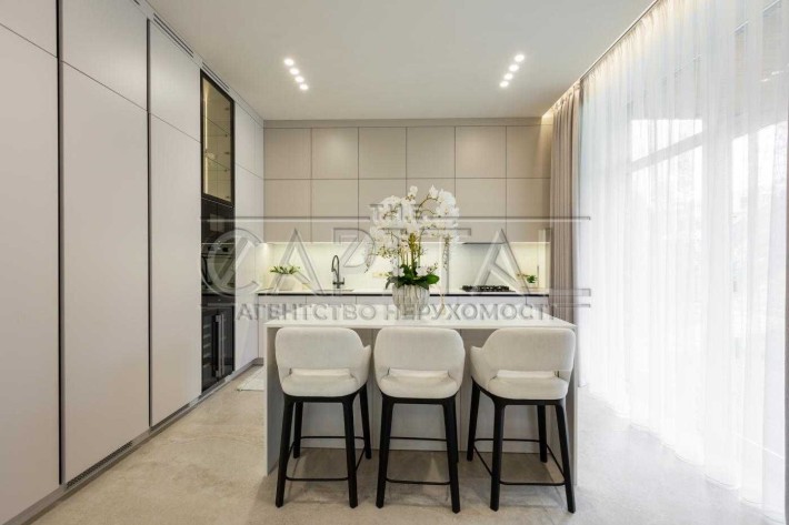 Продаж будинку з дизайнерським ремонтом - фото 1