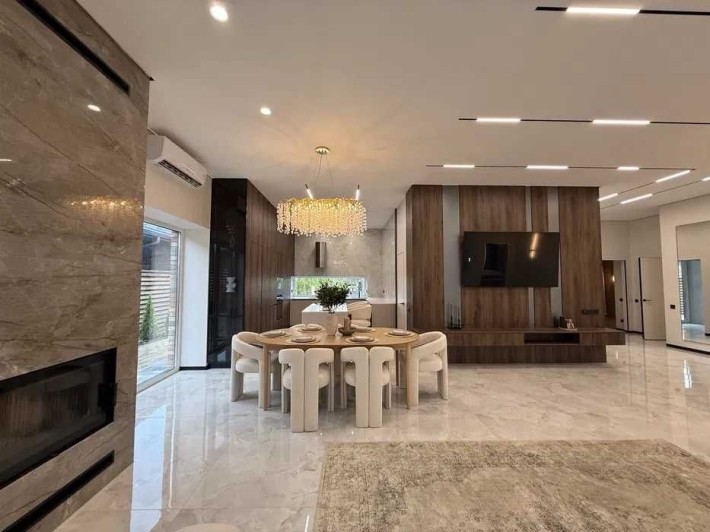 Продаж будинку з новим ремонтом у Гореничах, 10 соток, автонавіс, газ - фото 1