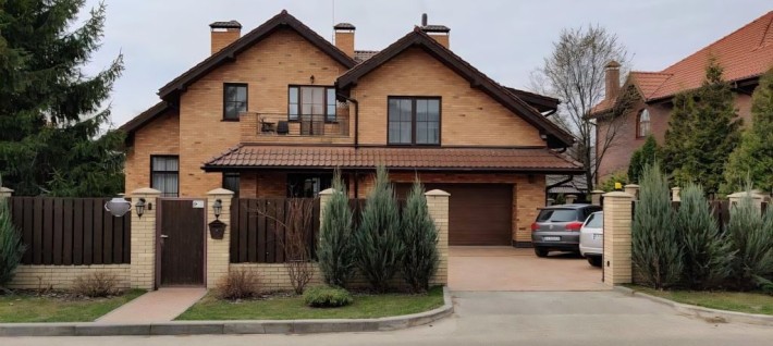 Будинок з цегли біля лісу 327 м2 є басейн цоколь газ  гараж охорона с. Лісники масив Стежки  4 км Ки - фото 1