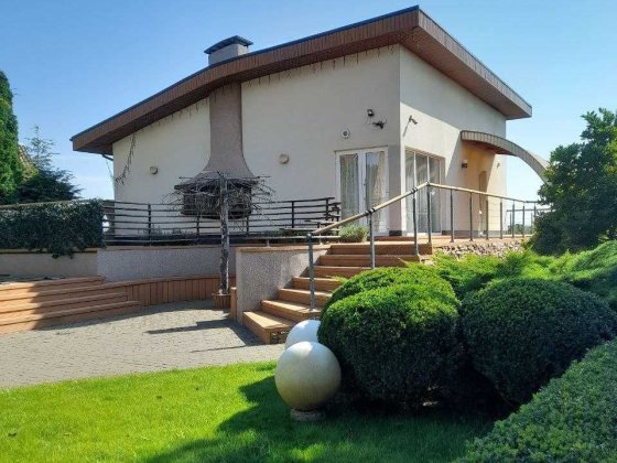 Маєток з двох будинків 400м² і 200м² ділянка 20 соток, басейн,гараж. Гореничі