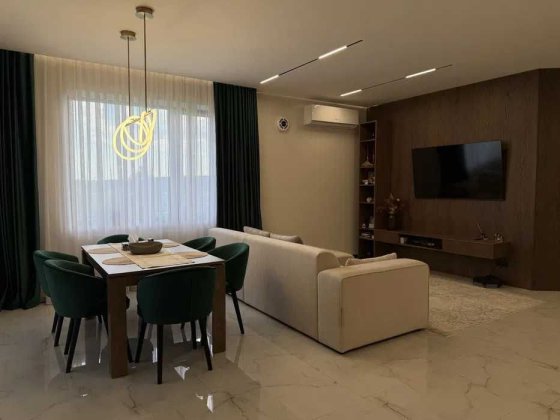 Будинок з дизайнерським ремонтом у Віті-Поштовій на 10 сотках, газ, 4 кімнати, якісне наповнення Віта-Поштова
