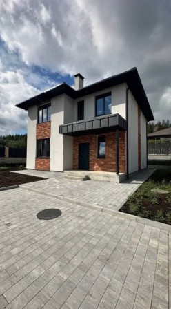 Неймовірний будинок з повнотілої червоної цегли - фото 1