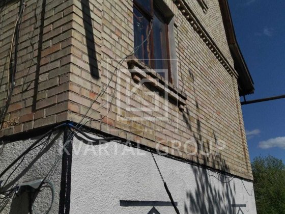 Пропонується до продажу просторий будинок загальною площею 167,3 м² Стоянка
