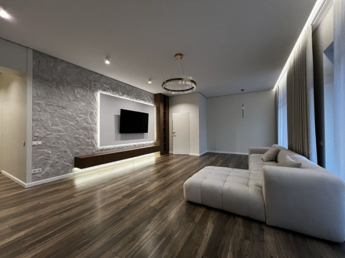Продаж Будинок, басейн, газ,  Стоянка 204 м2 - фото 1