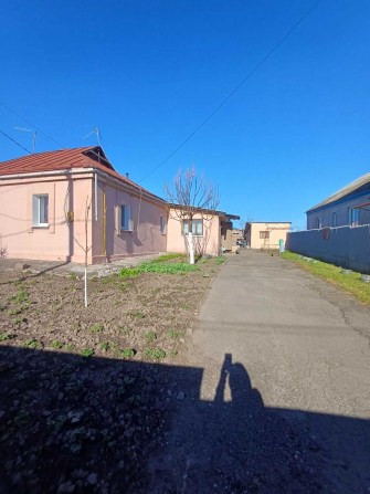 Продаж затишного будинку квартирного типу у м. Узин – заходь та живи! - фото 1