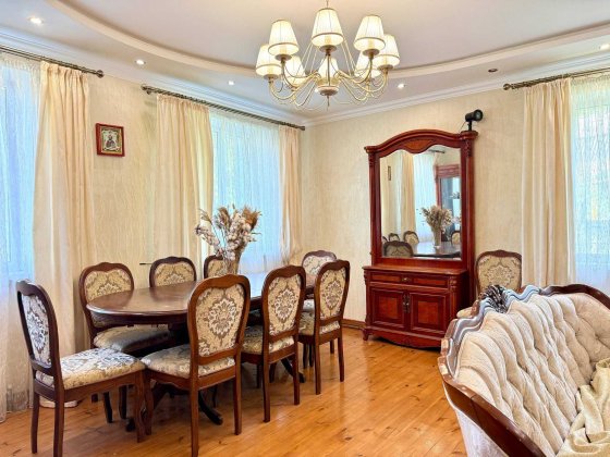 Будинок для великої родини. Ділянка 28 соток з власним озером Бородянка