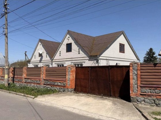 Цегляний будинок центр Бородянка Бородянка