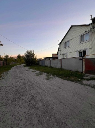 Двоповерховий будинок в Бородянці. Своя баня та прямий вихід до озера. - фото 1