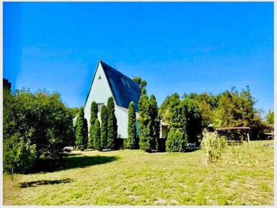 Продам будинок Макарів.Гараж,погріб,баня,теплиця,альтанка Макаров