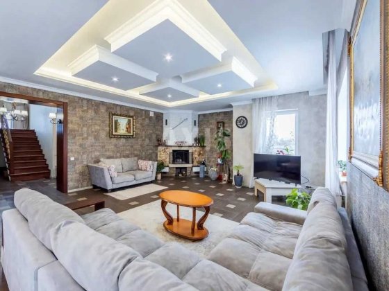 Продаж будинку 225кв.м. смт. Глеваха, 10 соток вул. Оксамитна 18 Глеваха