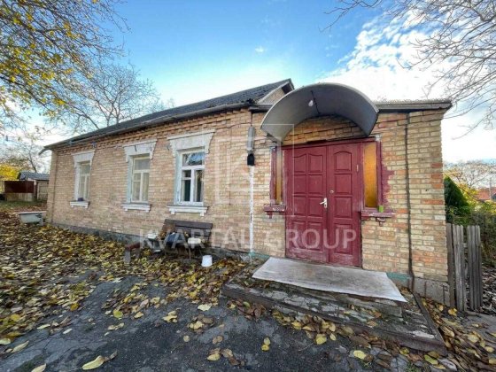 Будинок 80 м² у центрі Блиставиці, 30 соток. Мінімальне оформлення Блиставиця