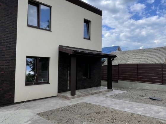 Двоповерховий будинок  с Білогородка Гнатівка