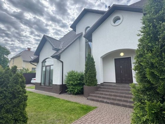 Продам гарний будинок в передмісті Києва