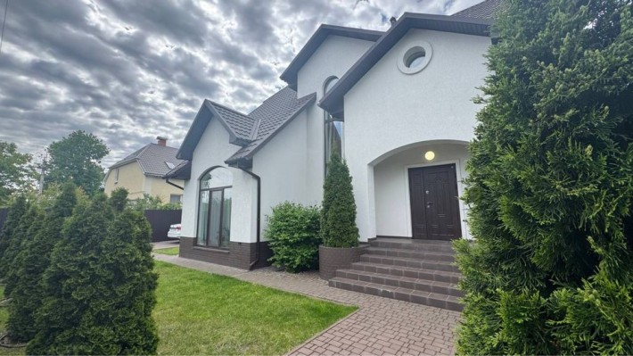Продам гарний будинок в передмісті Києва - фото 1